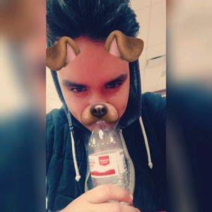 Meet your Posher, Logan